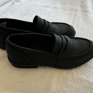 Rocket Dog Black Leather-Look Penny Loafers Size 7